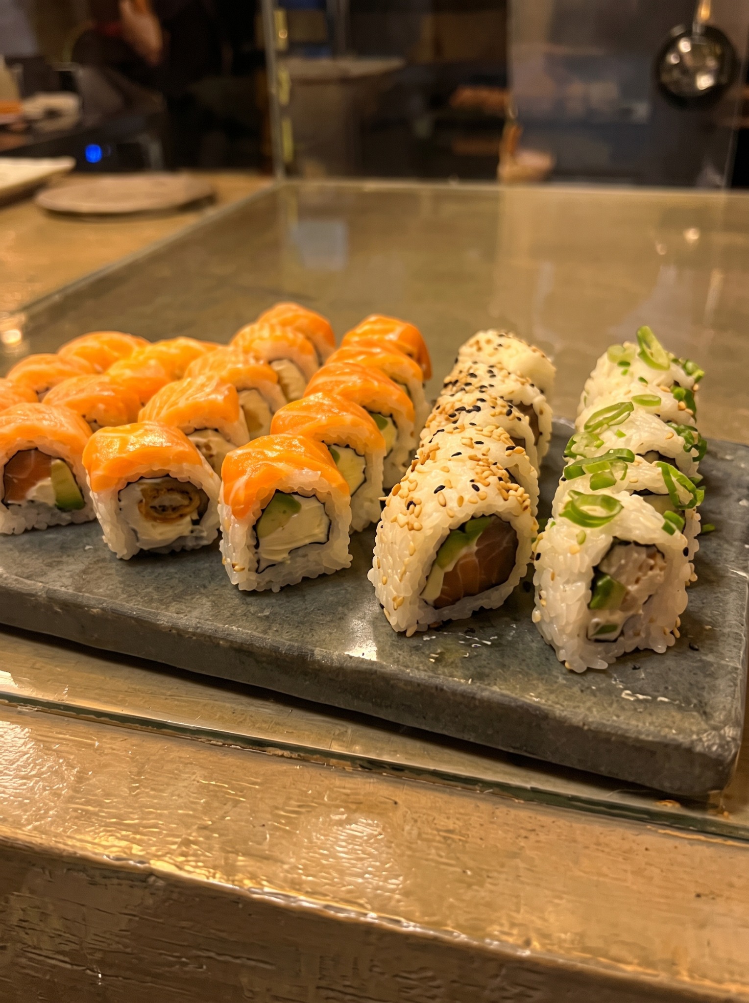 Detalle del proceso de elaboración del sushi